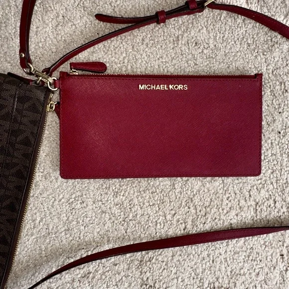 Michael Kors JET SET TRAVEL Monogram Crossbody Bag With Removable Wristlet - Picture 13 of 13